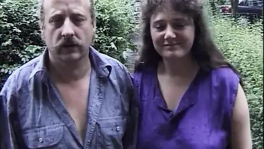 Almanya'dan hiary amatör bebek yarağa biniyor ve onu boşaltıyor