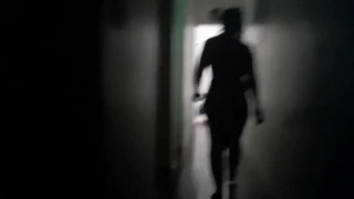 Filmando minha esposa de calcinha pela casa