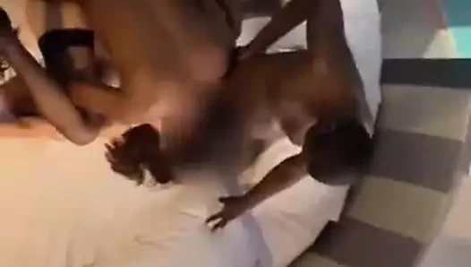 Aldatan eş sikikleri sevgili sağ sonra kahrolası koca