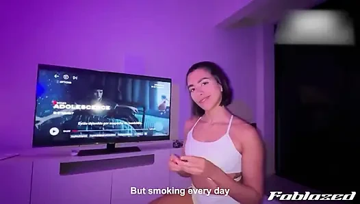 İçeride değil! Spor salonundan sonra komşumu ziyaret ettim ve sonunda seks yaptık