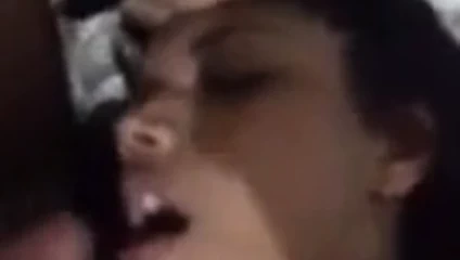 Hint ev hanımı var kalın boşalmak atış tarafından ona koca üzerinde yüz