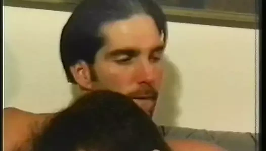 İki seksi Çıtçıt kesinlikle onların oturma odasında iyi becermeyi biliyor