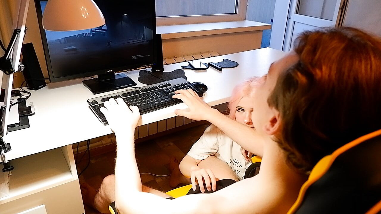 Ben bilgisayar oynarken kız arkadaşım berbat