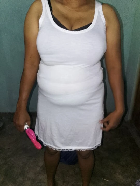 Janu tek başına geniş mola makinesi yapıyor, bana bir video çekmemi söyledi, mallar gidene kadar ona vuruyor.