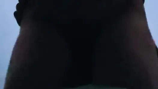 Pinay minyon umumi banyoda sikiliyor hala inliyor ve edepsizce konuşuyor