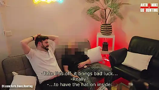 Heteroseksüel arkadaşım Chris ile ilgileniyorum ve yüzü beni sikiyor