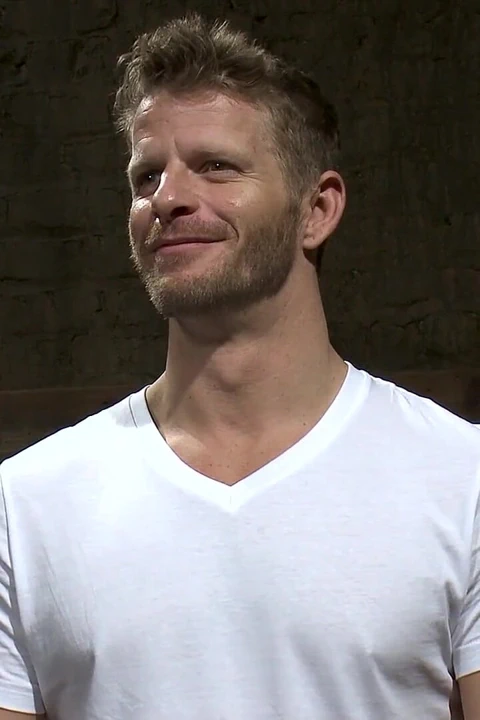 Jeremy Stevens: karantina, hücre çıkarma ve hapishane çetesi sikişi