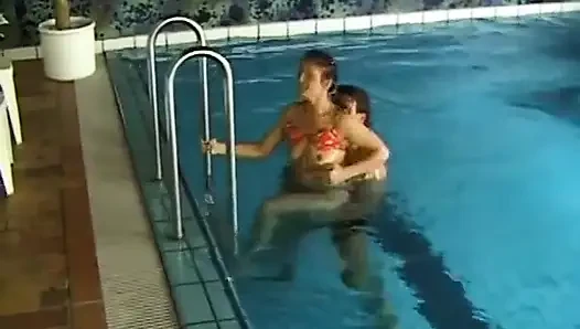 Genç Sıkı Kedi - Sportif Aktif