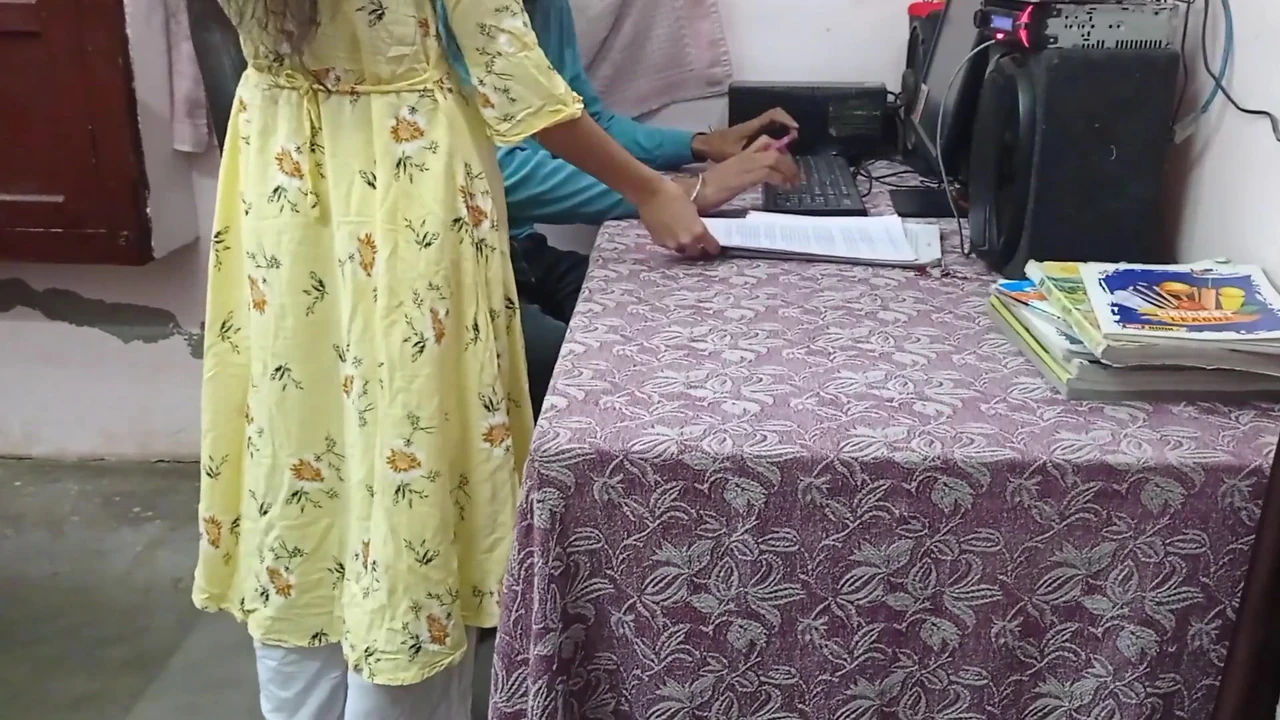 बॉस ने ऑफिस गर्ल सोनिया को चोदा - xhamster desifilmy45 स्लिम गर्ल