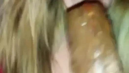 Jasmine aptal fahişe candy bar pişiriyor