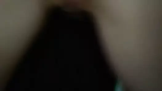 Zena veze guzom, izludjuje me, otkinucu je