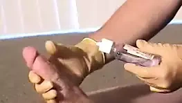 amatör karısı verir yavaş lastik eldiven handjob
