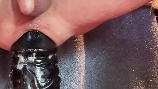 İki yardımcıyla deliğimi genişletiyorum