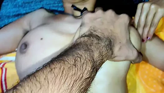 Yengenin amcığı çok sulu, ilk kez seks eğlenceliydi, küçük amcık, büyük yarak, hintli kız yenge seks