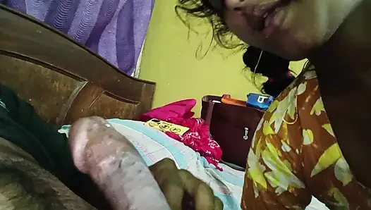 Sarı elbiseli Hintli evli kadın yarağa biniyor - ev yapımı sakso ve kovboy kız seksi