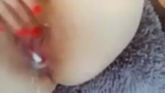 Hindu pilot Pakistanlı Müslüman bir hostesin rahmini emdiriyor.