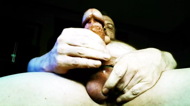 Gripshroom mastürbasyon yapıyor ve boşalıyor