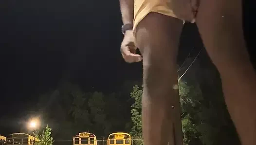 5 dakika boyunca dışarıda herkesin içinde