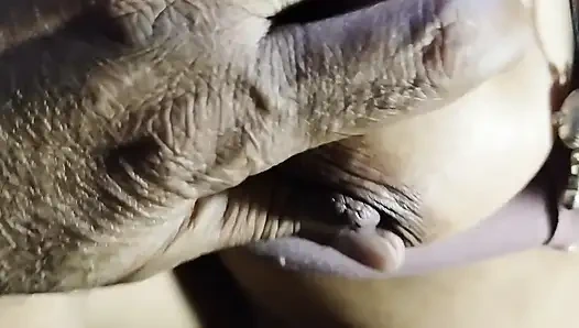 Ev hanımı yaşlı şoförünü ateşli amcığını sikiyor cinsel ilişkiden yalıyor kamasutra tarzı sert seks