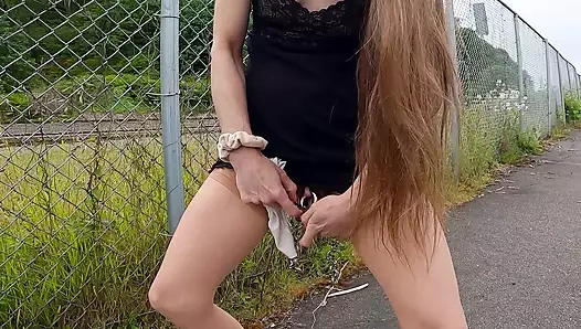 Longpussy, amımı yürüyüşe çıkar.