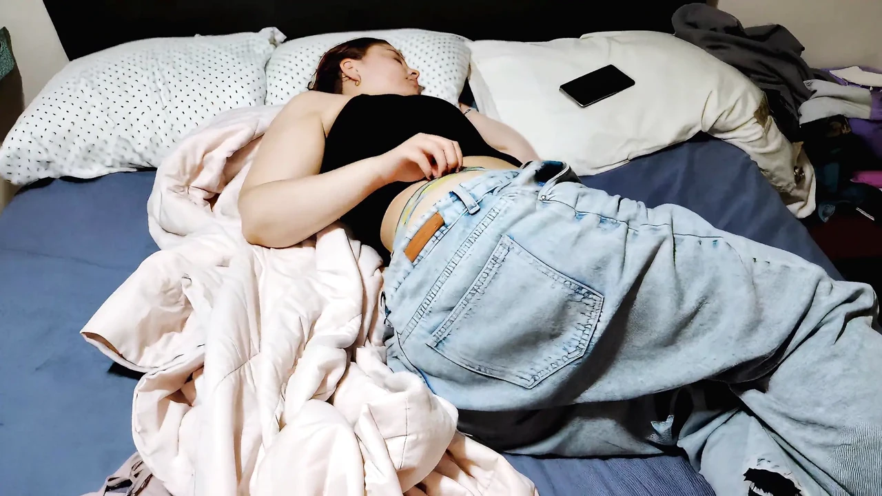 Nicole's Soft Belly and Fat Booty Reveal & Tease