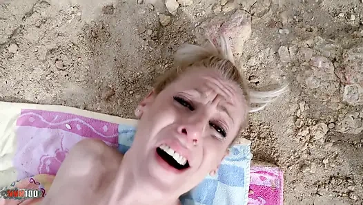 Yelena vera : muhteşem sıska orta yaşlı seksi kadın yelena vera ile açık havada vahşi anal seks