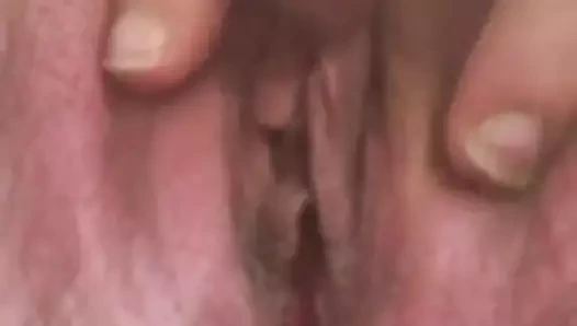 Kel amcık hızlı sikişiyor