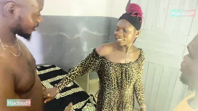 O benim dikkat dağıtıcım olana kadar mükemmel bir çekim için sıraya giriyordum