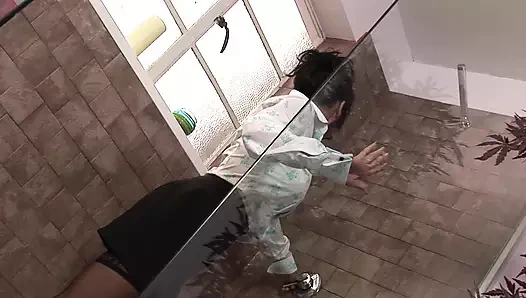 Romana duşta becerdin alır