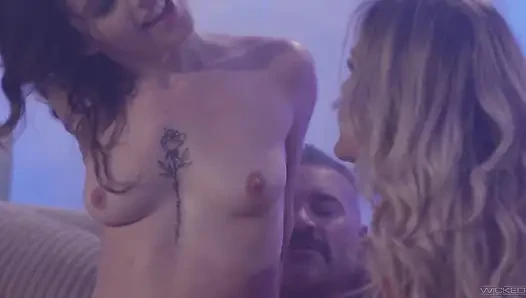 Wicked - Chanel Camryn yanlışlıkla porno setine yürüyor!