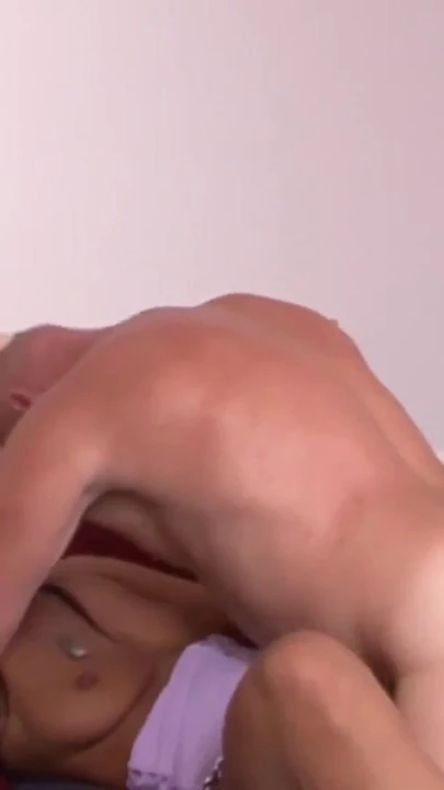 Komşunun azgın orta yaşlı seksi kadınla hızlı sikiş | Klip 1