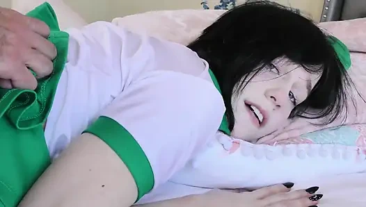 Remi Jones herkesin tatlı amını sikmesine izin veriyor