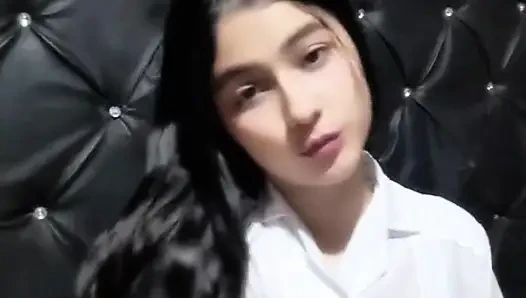 Üvey annenin vahşi döllenmesi yatak odasını sallıyor