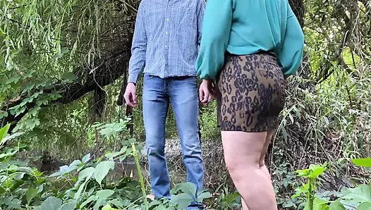 Olgun üvey annem beni boşalttı, sonra orgazm oldu