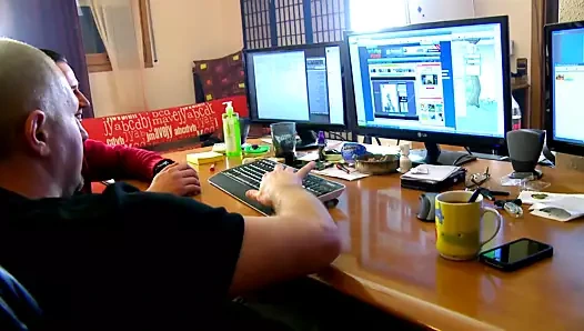 Ofis kız sikikleri ve parmaklar için patron