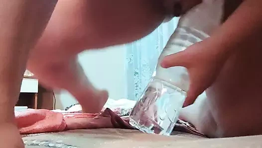 Bu büyük şişeyi çok derinden sikmek istiyorum