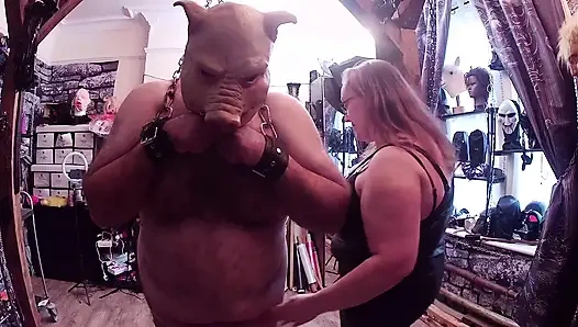 Bölüm 1 :- Domina Satana ve Satana'nın domuzcukları zindanda