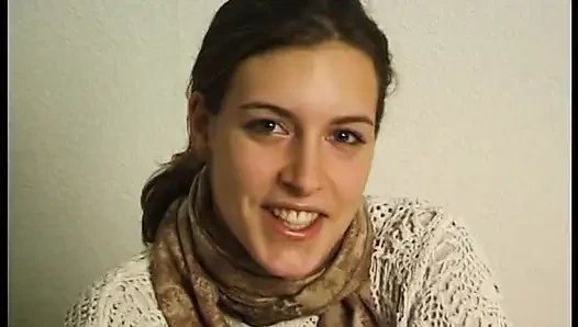 Parmakları amcığını ıslattı