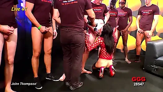 Beş Azgın Amigo Sürtük Lezbiyen Grup Sekste Yumruk Sokuyor Ve Fışkırtıyor!