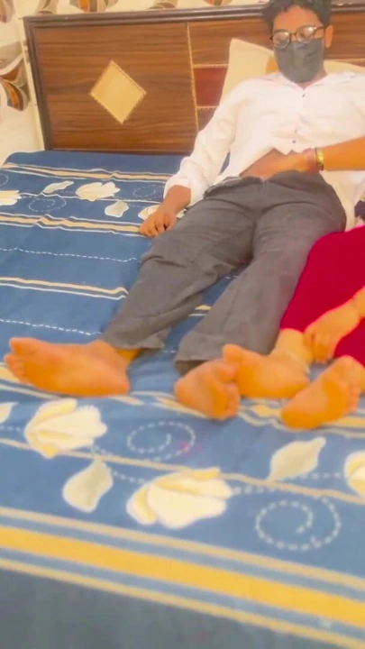 Hintli üvey anne ve üvey oğlu ilk sert gece | Klip 2
