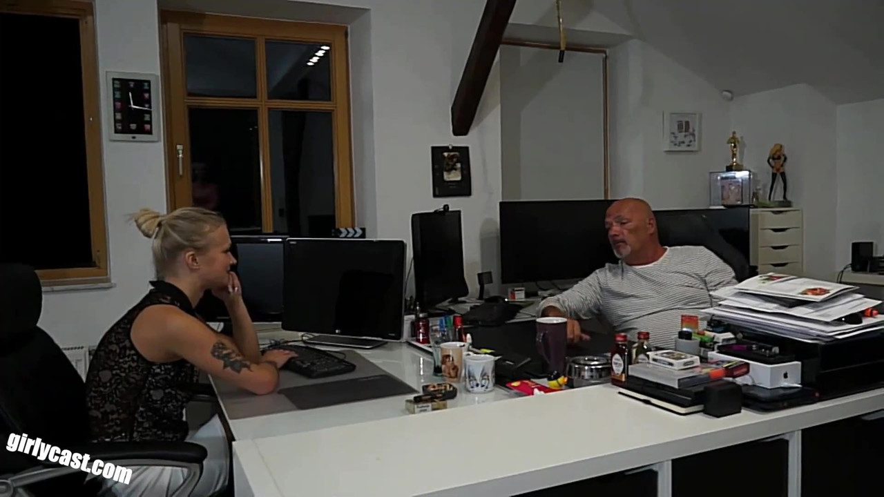 Lia & Kathi - The fucking job interview!