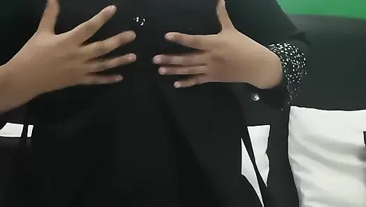 Yatağında büyük götlü kız oyna