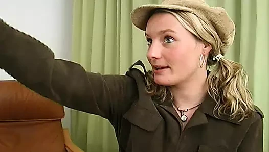 Seksi Alman güzellik tapıyor Başlarken çift cumshot