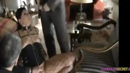 Aldatılanların sırları - kadın kılıklı kadın karısını üçlü grup sekste izliyor