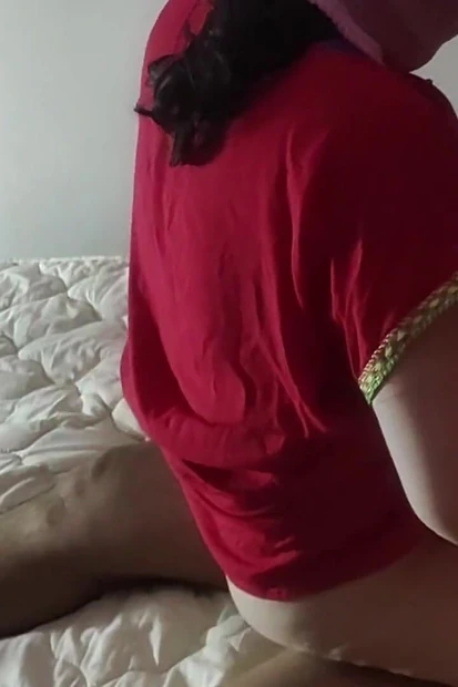 Пока Умм Мухаммад занимается сексом на день рождения