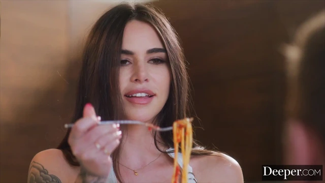 Derin. Yaramaz yarak delisi Suttin erkek kardeşinin en iyi arkadaşını baştan çıkarıyor