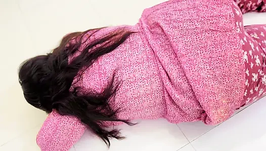 Tamil büyük götlü 19 yaşındaki seksi üvey kız kardeş odasında dinlenirken pencaplı üvey erkek kardeş tarafından sikiliyor - anal boşalma bölüm-3