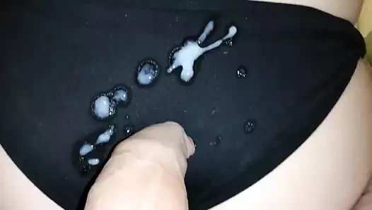 emme dick ile salya, Cum üzerinde külot