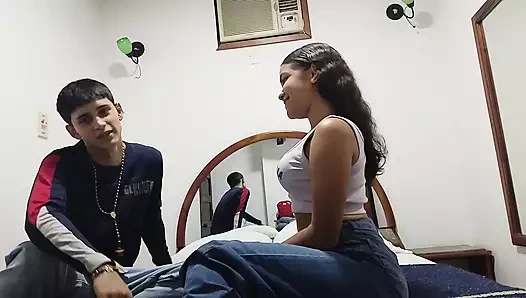 Bakış açısı - kocam gittiğinden beri komşu motelde sikişebileceğiz ne söyleyeceksin?