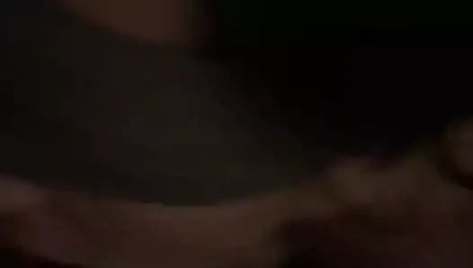 Sürtük eş yemek iki büyük musluklar